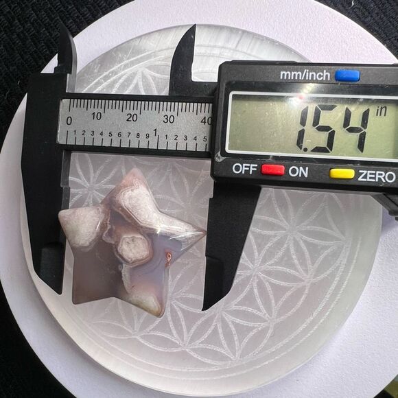 Flower Agate Star Carving (16) - Picture 7 of 8